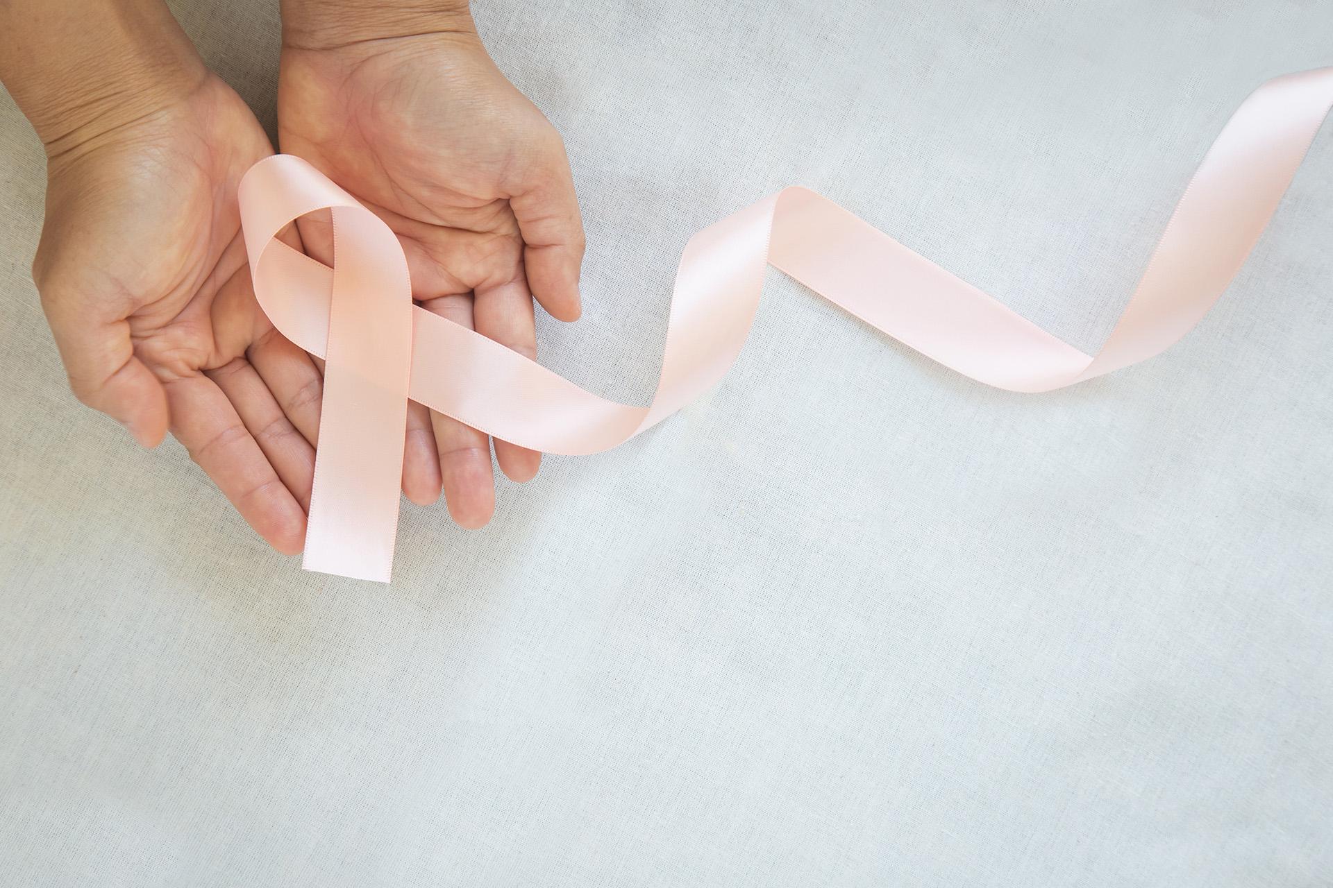 गर्भाशयाचा कर्करोग: प्रारंभिक चिन्हे, कारणे, टप्पे आणि उपचार