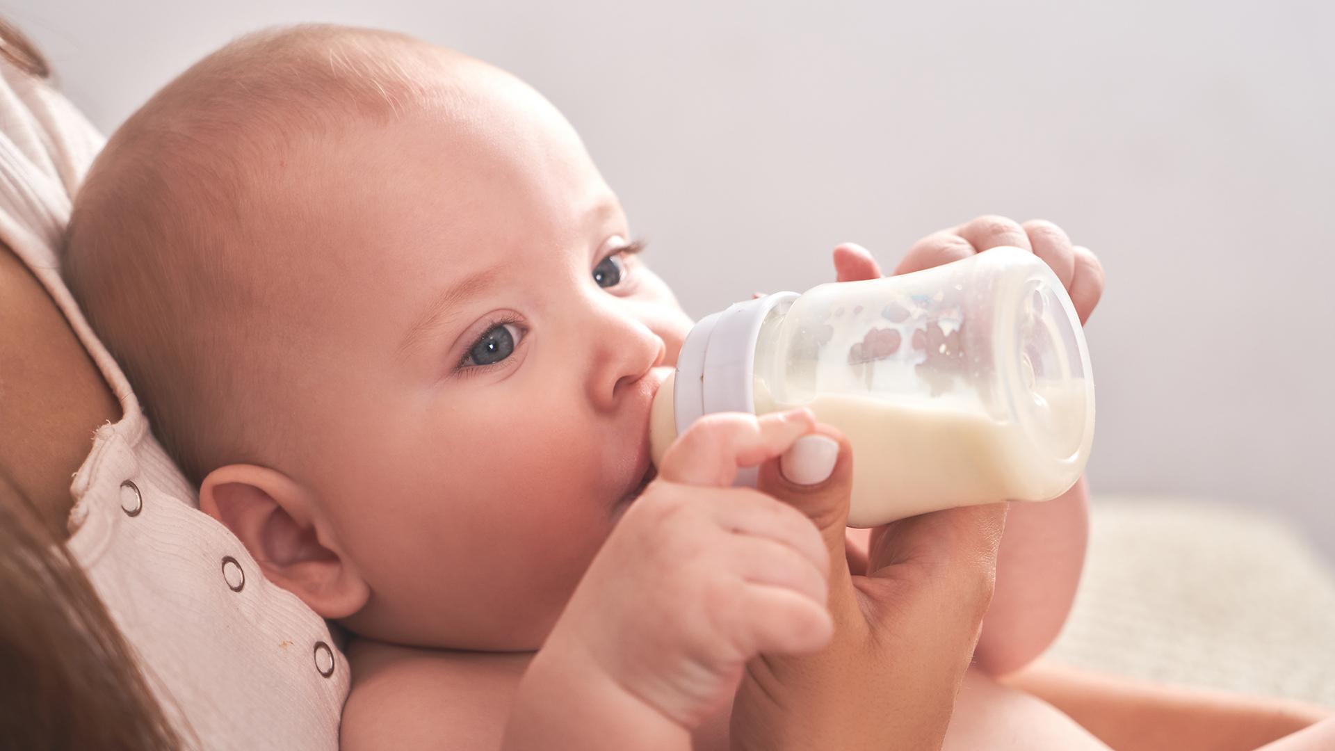 Formula vs. Breast Milk: Which is Good for the Baby?