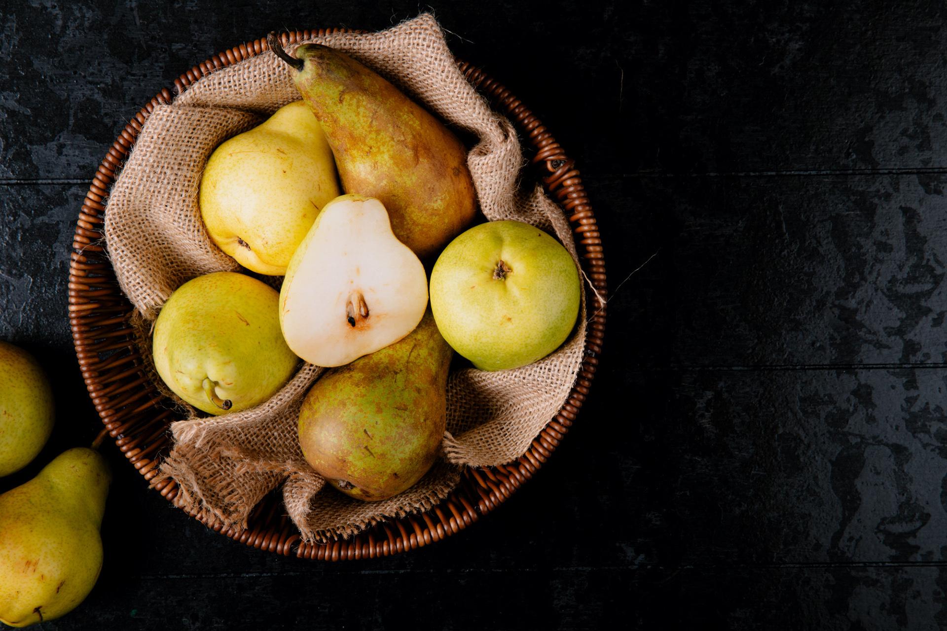 Pears Fruit: Nutritional Value, Health Benefits, Uses