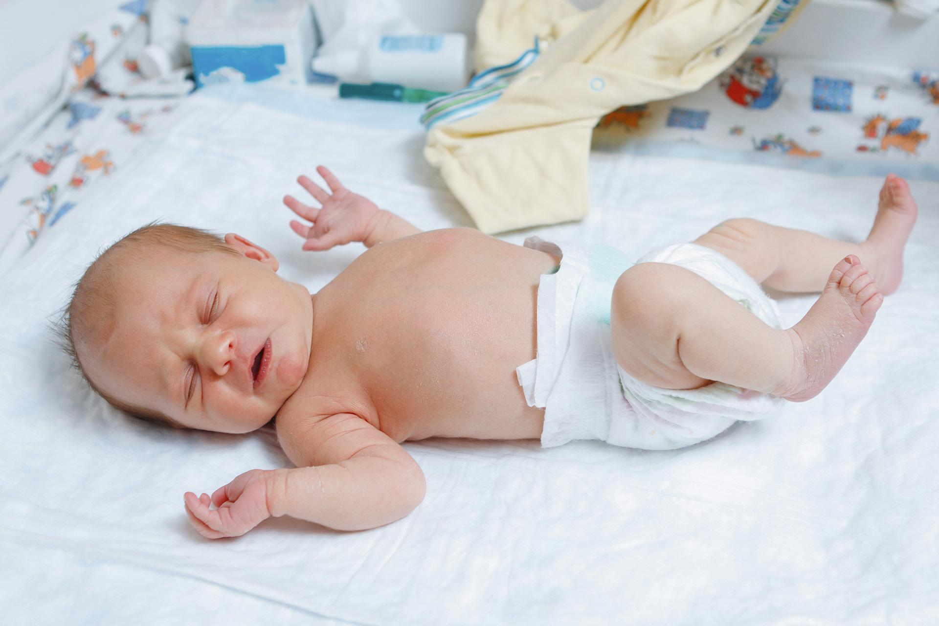 शिशुओं में शूल क्या है: कारण, संकेत और उपचार