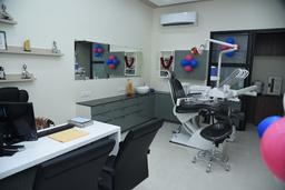 Dentitude Dental Clinic, Thaltej, Ahmedabad image-4