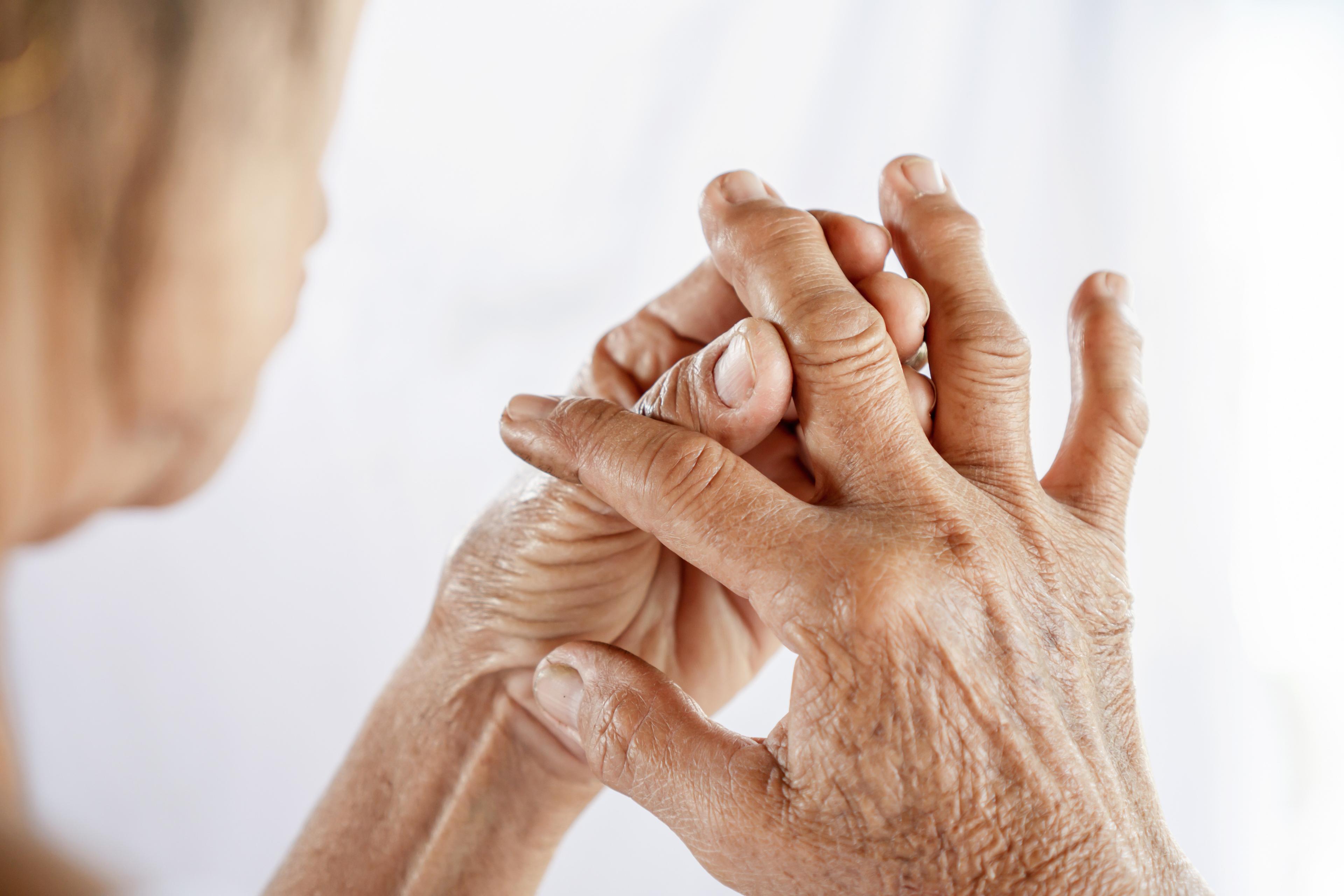 Rheumatoid Arthritis: Early Sign, Causes, Risk Factor &amp; Complications