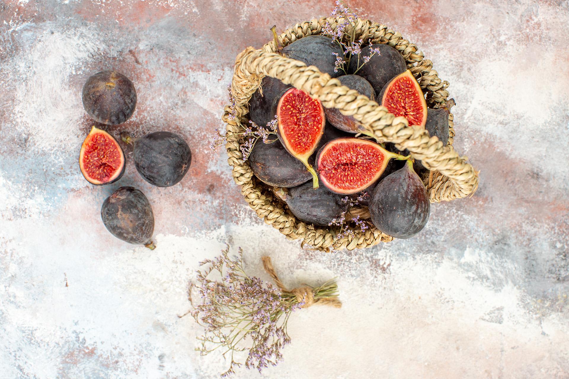 8 Top Winter Season Fruits You Should Definitely Include In Your Diet