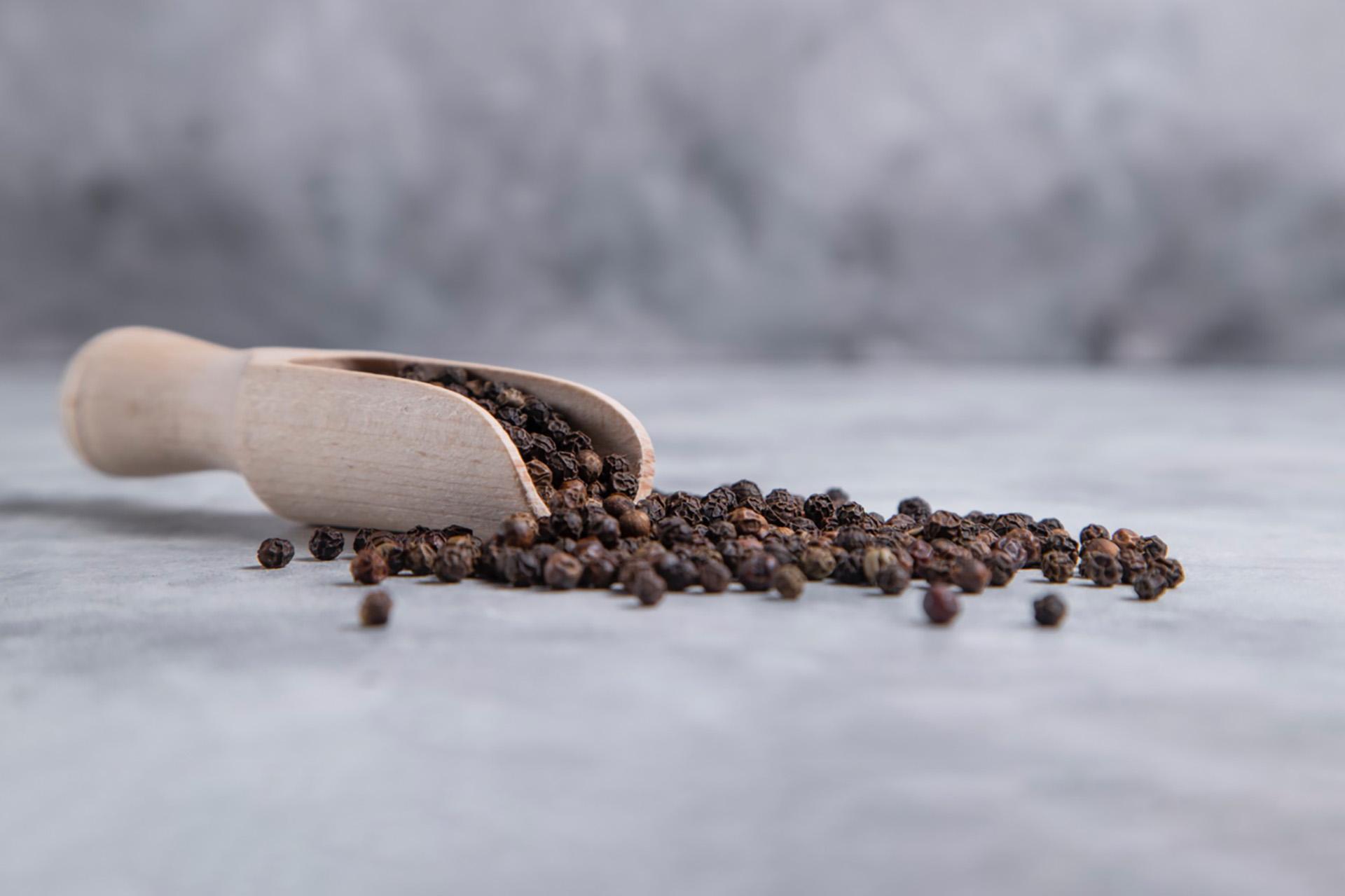 7 Top Health Benefits of Black Pepper and Nutrition