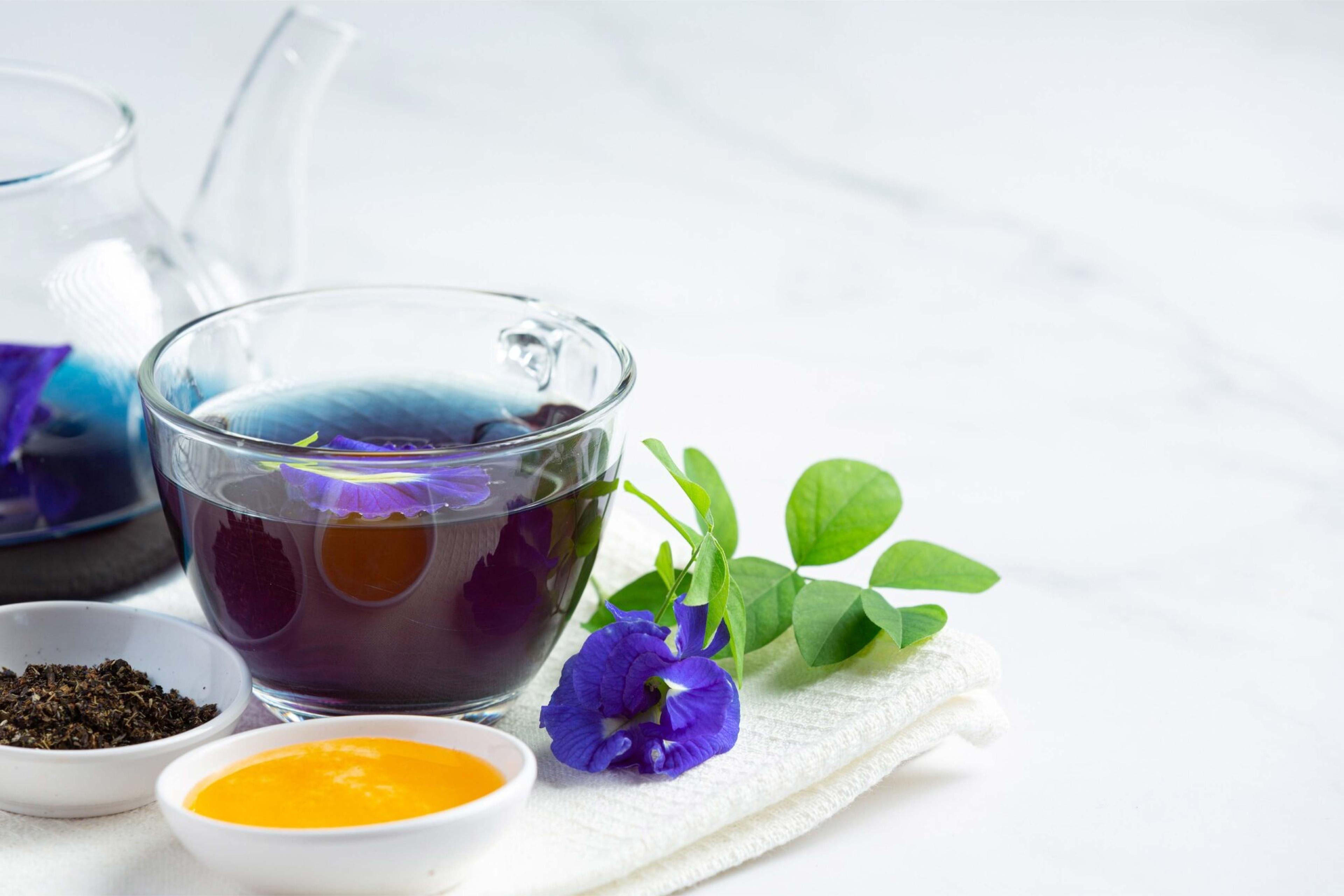 नीली चाय: स्वास्थ्य लाभ, दुष्प्रभाव, और विधि