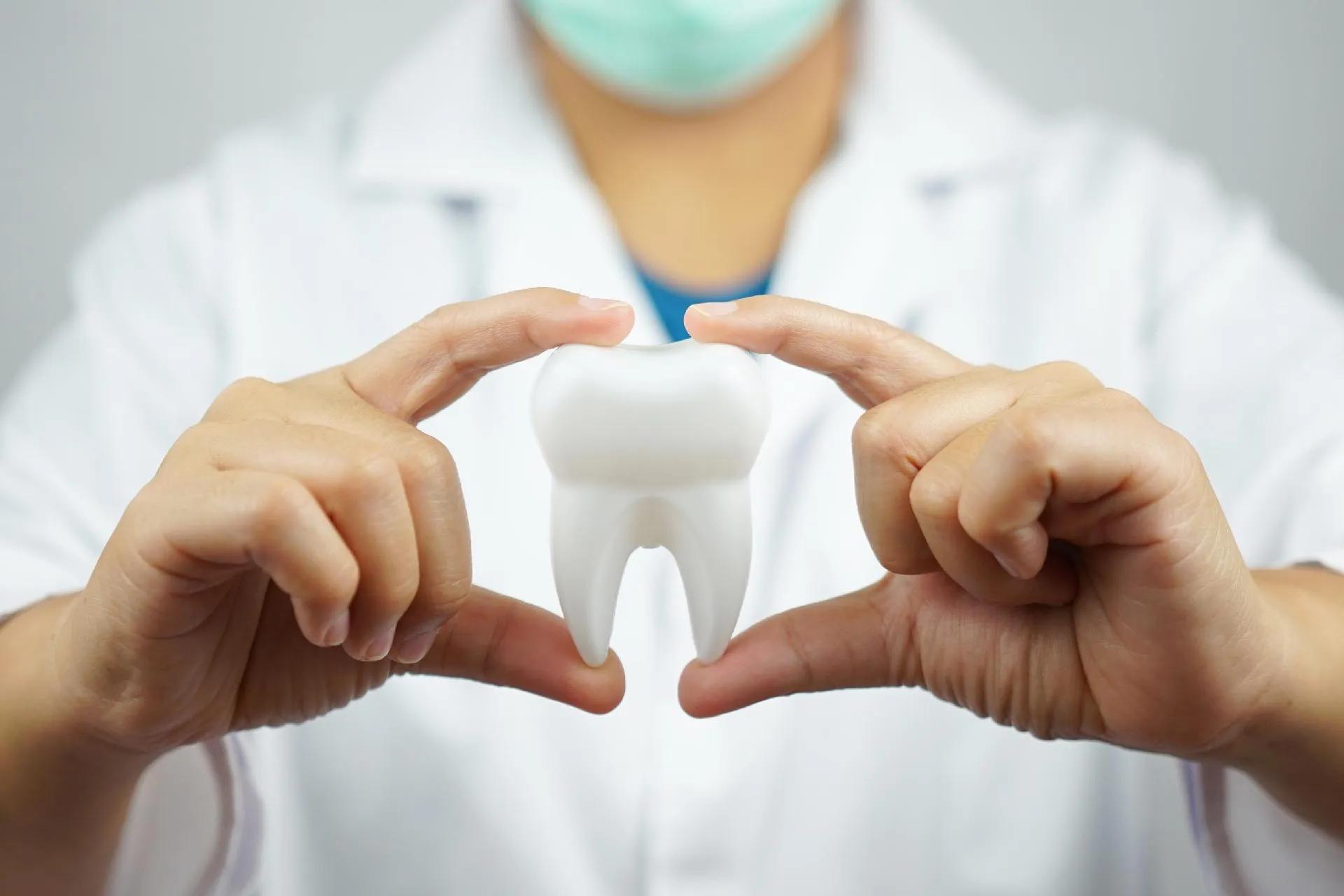 Wisdom Teeth: Symptoms, Problems and Removal Guide