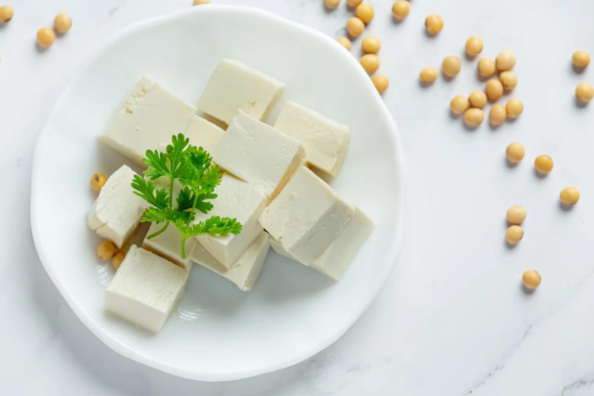 Tofu: Nutritional Value, Benefits and Side Effects